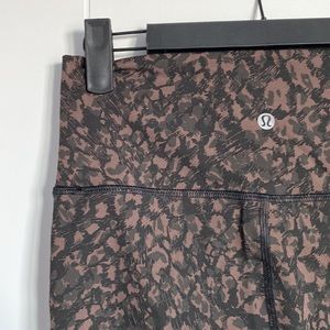 Lululemon wunder under 25” high rise leopard leggings
